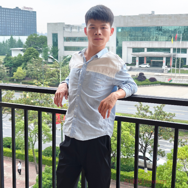 湖南28岁单身帅哥真诚找对象-宣城征婚相亲网